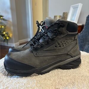 Men's NWT CRUSADE waterproof Kodiak hiking / work boots  (size 9) composite toe